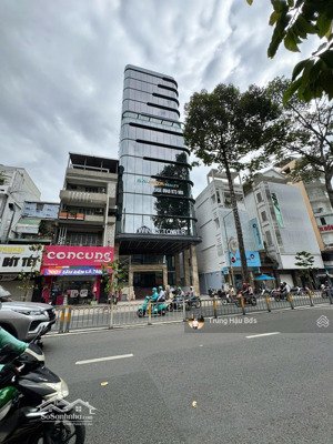 toà nhà mt trần hưng đạo quận 5 - dt 11x33m - cn sàn 3.000m2 - hầm-9 tầng - hđt 900 triệu - 240 tỷ