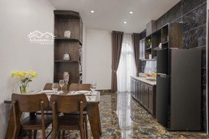 bán tòa nhà nguyễn hoàng dt 600/710m x 10t x mt 35m giá 990 tỷ có thương lượng