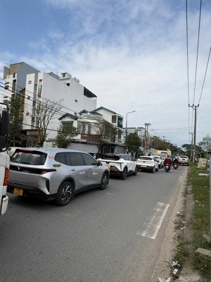 bán đất 200m2 ( 2 mặt tiền ) đường 10m5 ngay đại học duy tân đà nẵng , hoàng minh thảo