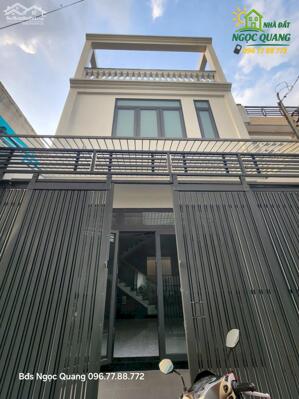 NHÀ MỚI XÂY ĐƯỜNG NGUYỄN VĂN QUÁ, 5x12m, 3 TẦNG