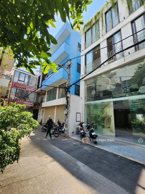 tài sản trung tâm quận 1
nhà 8 tầng thang máy diện tích lớn 238m2 pháp lý hoàn chỉnh