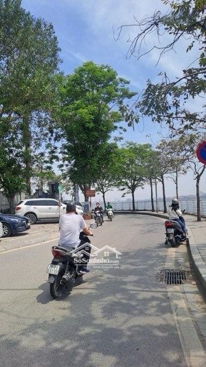 tòa nhà dòng tiền võng thị gần hồ tây ô tô qua nhà thang máy khai thác khách sạn