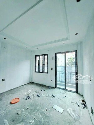 7 tầng thang máy - thịnh liệt - hoàng mai - nhà mới kính koong - ô tô 7 chỗ vào nhà - chào 18.8 tỷ.