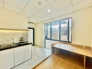 nhà mới 100% tiện nghi ở liền đường tân sơn , cửa sổ thoáng mát gò vấp