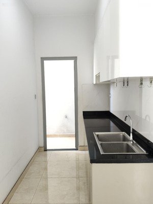 cho thuê 2pn luxgarden, view sông, có sẵn - 8 triệu