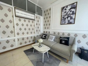 bán chung cư đề thám số 147 đề thám q1 dt 45m2 có ban công lớn ngay trung tâm q1 2 phòng ngủ