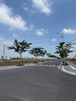 ra gấp lô đất 90m2 liền kề võ văn kiệt nối dài, ngay cầu xáng ngang. shr, nh hỗ trợ 75% tới 40 năm