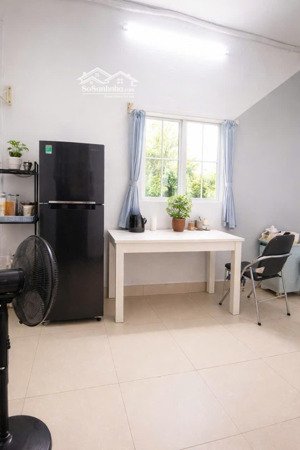 sắp trống lại 1 căn 1pn riêng biệt như nhà nguyên căn