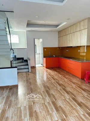 9 tỷ - nhà 5 tầng - mặt tiền 10 bước ra nguyễn thị định q2 - ngang 5.1m - đang cho thuê 16tr/th