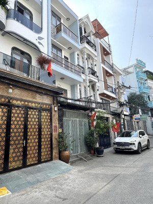 lê văn thọ - gần cv làng hoa - nhà 5 tầng mới xây - ngang gần 5m oto ngủ nhà ở liền - chỉ 8, x ty