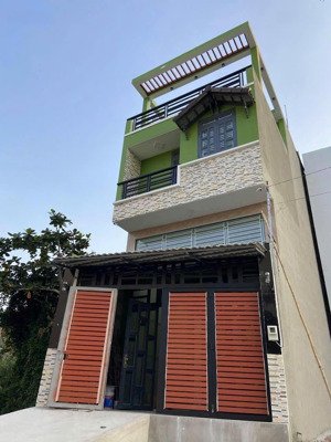 bán nhà 1 trệt 1 lửng + lầu + sân thượng ngang 5m đường xe oto phường 7, quận 8