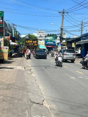 mặt tiền hẻm thông xe 16 chỗ đình phong phú gần lê văn việt vincom q9 dt 6*30=185m2 giá tốt