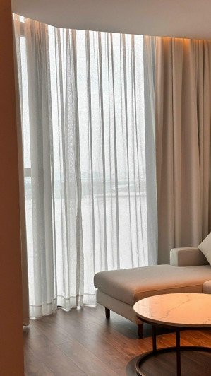 bán trước tết căn a la carte view biển 45m2 full nội thất cách biển 1 bước chân dòng tiền 15tr/th