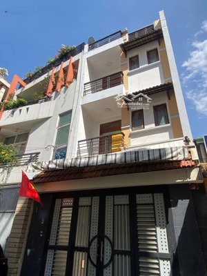 hiếm nhà đẹp trung tâm, 62m2, hẻm xe hơi, 4pn, gần hàng xanh