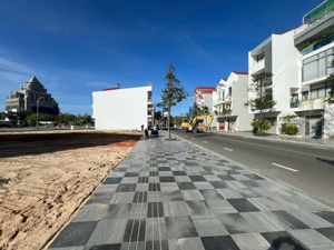 bán 121m2 a5 đối diện công viên ocean dunes