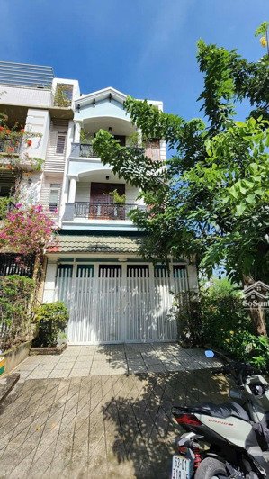 nhà mặt tiền nam long phú thuận gần chợ phú thuận 5x18m xây 4 tầng có thêm sân vườn 100m2