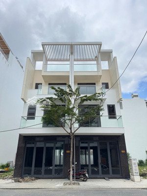 bán nhà xây sẵn vcn phước long 2 thiết kế hiện đại