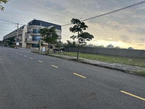 đường 10.5m thông dự án seview giá siêu tốt