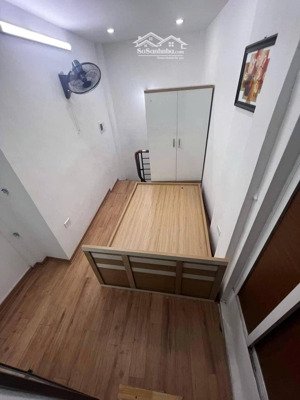 cho thuê nhà xã đàn, kim liên , đống đa, 15m2 x4 tầng, có 3pn nhỏ, có đồ ở ngay, 7tr phù hợp gd nhỏ