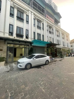 chính chủ cho thuê liền kề thang máy ngoại giao đoàn, 789 xuân đỉnh