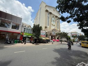 cho thuê biệt thự mặt tiền lý chính thắng ngã tư nam kỳ khởi nghĩa (q.3 cũ)