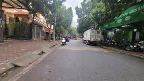 bán nhà pltrần duy hưng. dt 150m2 x 5t, mt 12m cách phố 50m, ngõ rộng ôtô tránh nhau. 60 tỷ.