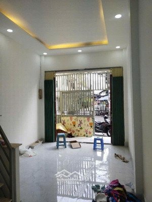 nhà 3 tầng - hxt - trung tâm q6 - sổ hồng riêng- giá tốt