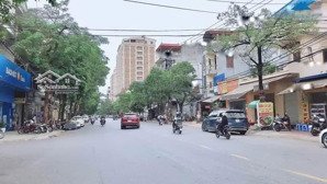 mặt đường văn cao - 180m2 - mt 8,6m - vị trí trung tâm sâm uất, sẵn hđ thuê 70tr/tháng