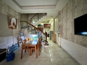 nhà nguyên căn thị trấn nhà bè, 5x12m, hẻm ô tô