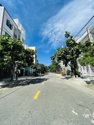 cần bán nhanh lô đất đường lê văn tâm, khu bãi tắm sơn thuỷ, giá tốt đầu tư, lh 