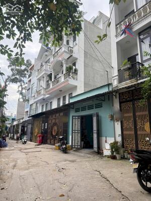 Cho thuê nhà NGUYÊN CĂN ĐƯỜNG SỐ 3, P.Trường thọ – gần ga metro Giá 6tr/tháng.