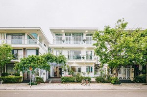 chính chủ cần thanh lý căn villa có sổ. nội thất mới, vị trí trung tâm gần biển. lh: 