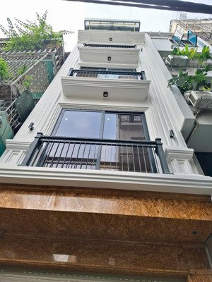 mỗ lao nhà mới ở ngay 40m2 - 6 tầng thang máy - full nội thất chỉ việc về ở