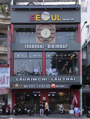 siêu đẹp, cho thuê nhà mặt phố bát đàn, hoàn kiếm, dt: 70m x 4t, mt: 7m, giá thuê: 85 triệu/tháng