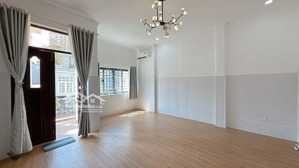 lô lê thị chợ kế bên cục thuế, khu phức hợp lacasa 63m2, ngang 5m, nhà 2 tầng khang trang