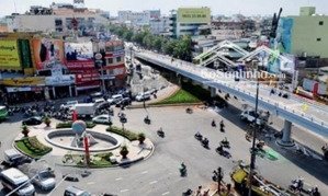 mặt tiền lê văn sỹ ngay vòng xoay lăng cha cả nhà 5 tầng btct ngang 4.5m nở hậu giá 30 tỷ