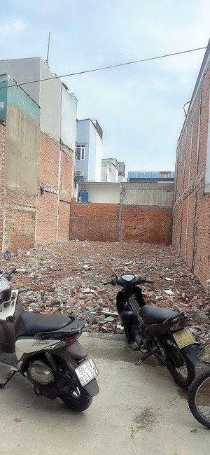 ngọp bank bán đất đường số 14 nối dài hòa bình đầm sen 5x18 hẻm xe hơi 5m thông.