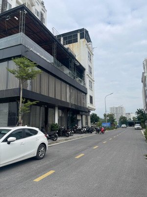 cần bán nhanh 2 ô góc 09,10 lk 4-11 khu đa giác 4. giá 90tr/m2, hướng đb. dt: 88m2/ ô lh:0913129558