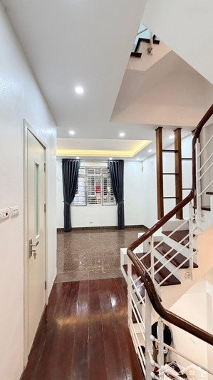âu cơ, tây hồ, nhà 5tầng, dt40m2, 13.5tỷ, khu cực ít nhà bán. nhà đẹp - thông số đẹp - sát mặt