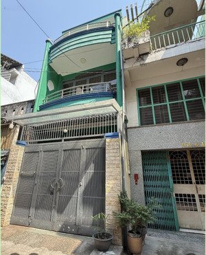 gần đầm sen, ngay ký túc xá sinh viên, lạc long quân quận 11,3 tầng btct, 54m2, hxh thông, 8 tỷ tl