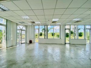 120m2 văn phòng cho thuê trần não, quận 2 - view kính thoáng sáng