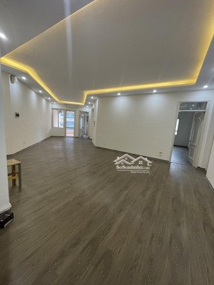 bán căn hộ 3pn + 3wc, 151m2 tại 17t5 khu đt trung hoà nhân chính, giá cực chất 90 triệu vnd/m2