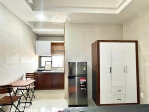 căn hộ đầy đủ nội thất ở 2-4 bạn gần hoàng quốc việt quận 7