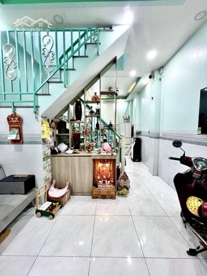 nhà 4tầng 3pn có sân thượng,nhỉnh 3tỷ, tỉnh lộ 10