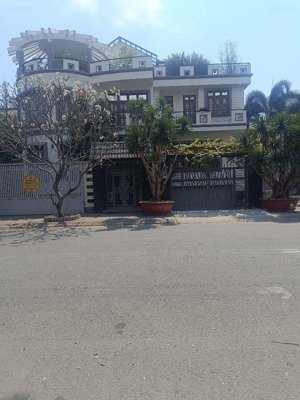 bán bt góc 2 mặt tiền 477,2m2, 6pn, 7wc, 68,68 tỷ ở đường số 4, p phú mỹ, q7, hcm