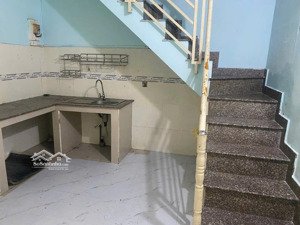 bán nhà nhỏ có sổ hồng riêng khu dân cư hiện hữu