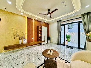 chỉ 7,85 tỷ sở hữu ngay nhà 2 tầng đẹp, full nội thất, dt 4.4x15m - 65m2, hxh thích quảng đức, pn