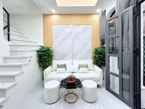 nhỉnh 3 tỏi, 4 tầng btct ngay ngã tư hàng xanh thông điện biên phủ