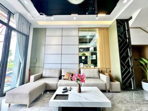 nhà the sol city mới lung linh 5x18,5 đã hoàn công, thặng nội thất siêu xịn xò