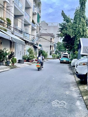 nhà chính chủ 3 tầng- đường nhựa 9m-ô tô thông-lê đức thọ-52m2(4,6x11m)7,2 tỷ